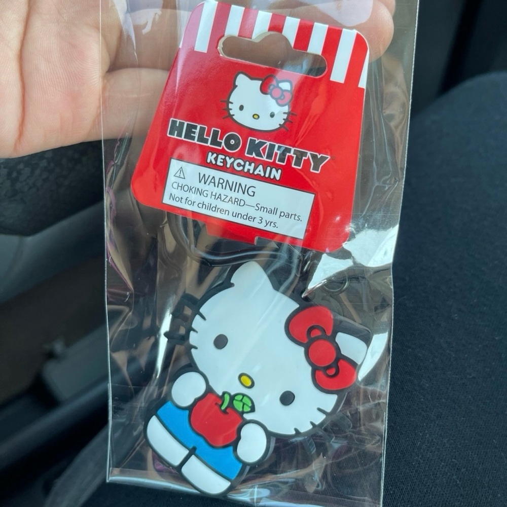Hello kitty apple keychain